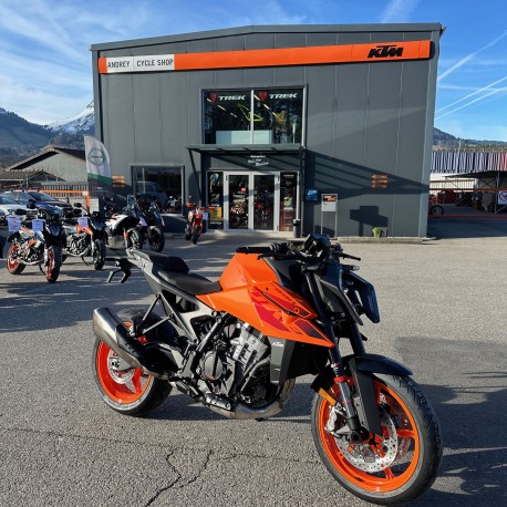 990 DUKE ORANGE 2024