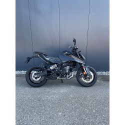 125 DUKE NOIR 2026
