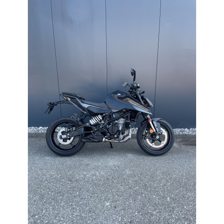 125 DUKE NOIR 2026